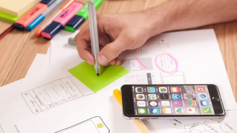 Narzędzia i programy: program do tworzenia aplikacji mobilnych — od prototypu po publikację